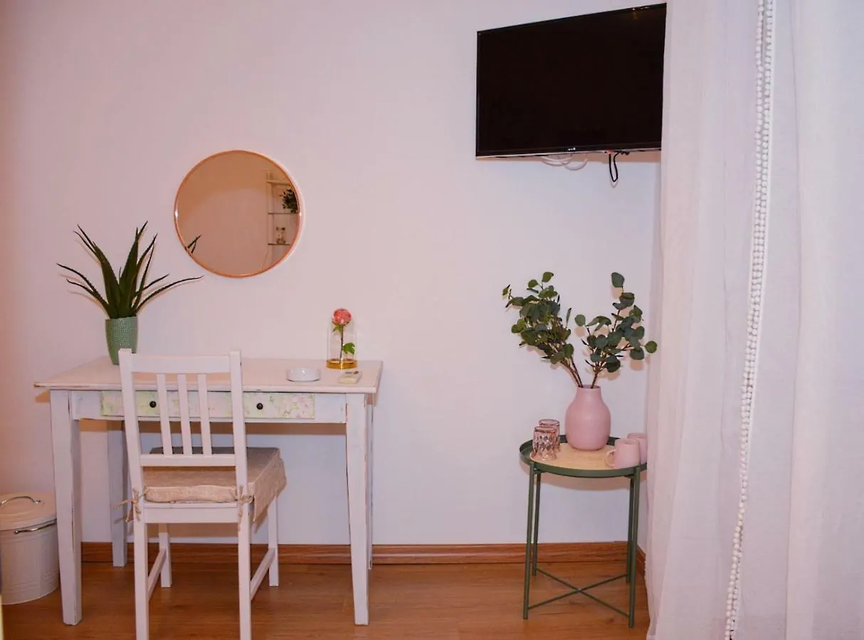 ** לינה וארוחת בוקר נוטו Mia'S Rooms איטליה